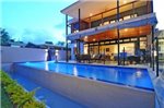 Bramston Beach - Luxury Holiday House