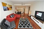 Camperdown Self-Contained Modern Two-Bedroom Apartment (11BRG)