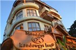 Mandalay Kandawgyi Inn