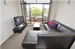 Surry Hills Self-Contained Modern One-Bedroom Apartment (409 COOP)