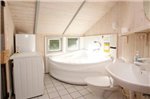 Three-Bedroom Holiday home in Ronde 1