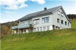 Three-Bedroom Holiday home in Valldal