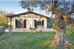 Three-Bedroom Holiday home with a Fireplace in Citta di Castello -PG-