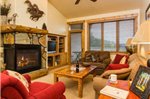 3302 Champagne Lodge- Trappeur