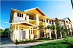 Bay Village Tropical Retreat & Apartments
