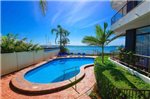 Broadwater Shores Waterfront Apartments