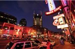 Broadway by Nashville Vacations