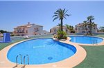Bungalow with terrace, pool in Alicante