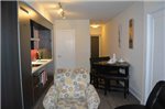 Deluxe Suites - Front Street Furnished Apartment