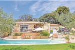 Holiday home Rognac 64 with Outdoor Swimmingpool
