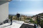 One-Bedroom Apartment Makarska with Sea View 04