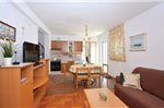 Three-Bedroom Apartment with Sea View in Jelsa