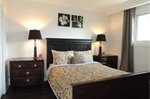 Toronto Vacation Home Rentals - Luxury Two Bedroom Apartment Toronto