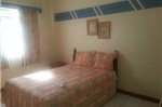 Tropical Breeze Guest House / Furnished Appartment