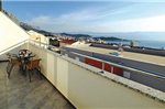 Two-Bedroom Apartment Makarska with Sea View 06